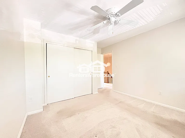20469 Waters Point Ln — Photo 12