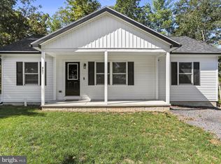 957 Longview Dr, Berkeley Springs, WV 25411