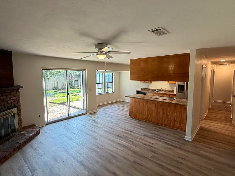 2434 Dundee Dr — Photo 5