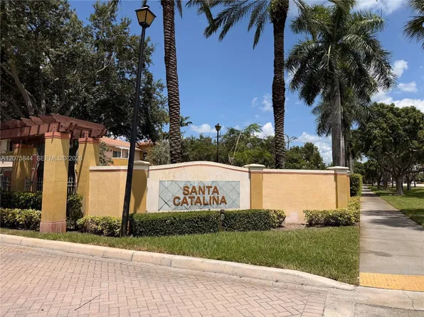 102 S Santa Catalina Cir #102, Pompano Beach, FL 33068