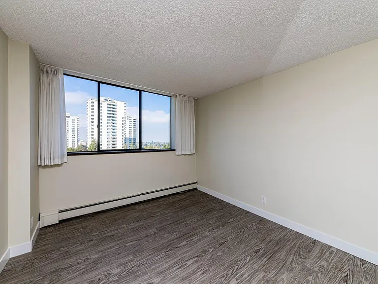 4266 Grange St — Photo 38