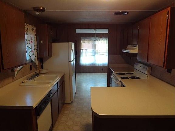 Kitchen, dining room