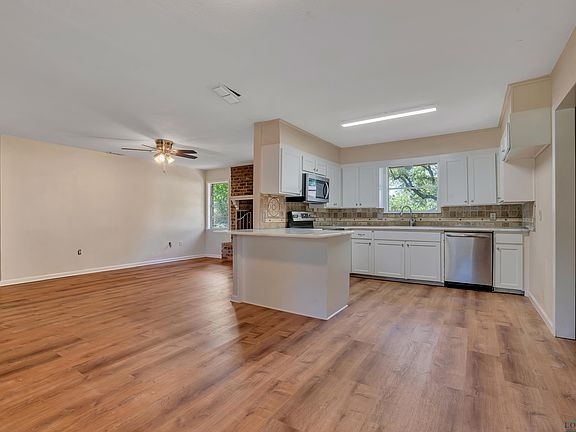 4th image of 204 Casca St