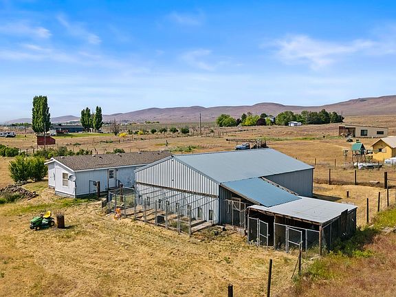 3rd image of 12076 Mieras Rd