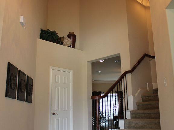3rd image of 146 Country Lakes Dr