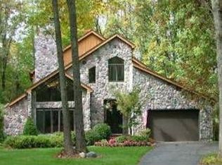 3851 Oak Tree Dr SE, Grand Rapids, MI 49546