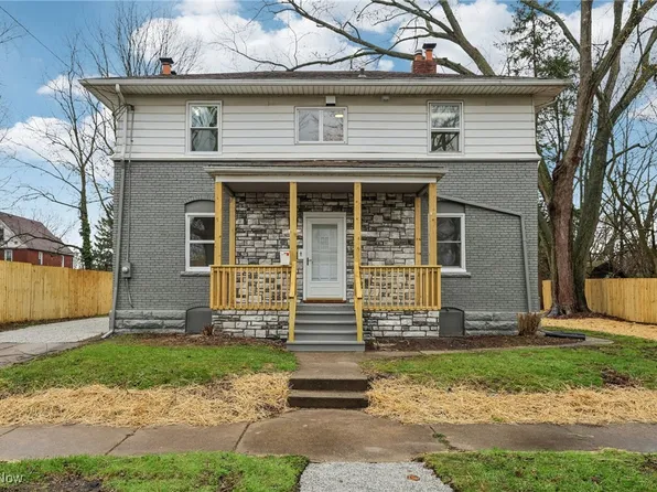 387 3rd St NW, Barberton, OH 44203