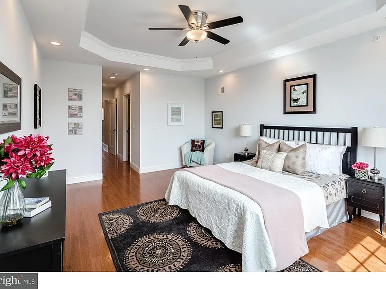 1537 Dickinson St — Photo 23