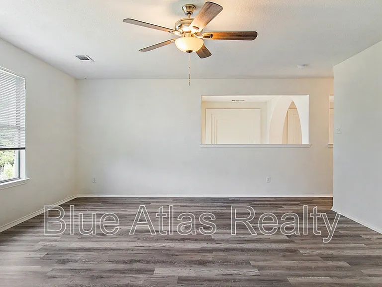 5717 Parkwood Trl — Photo 11