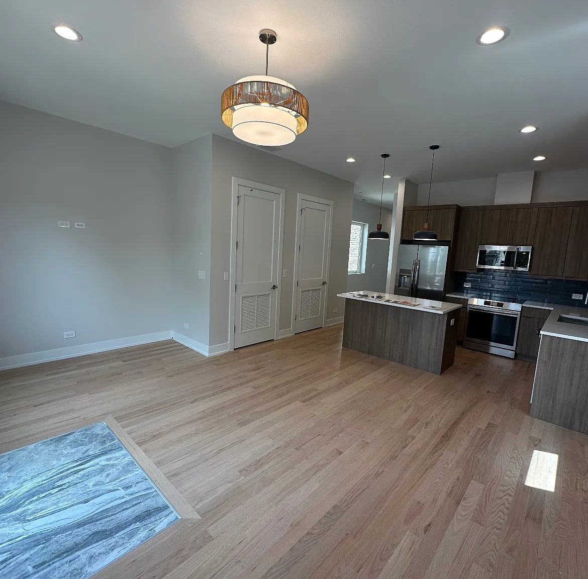 6832 S Langley Ave — Photo 4