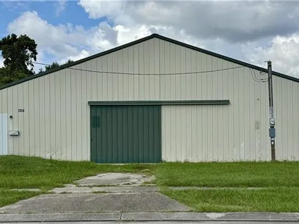 2224 Newton St, Gretna, LA 70053