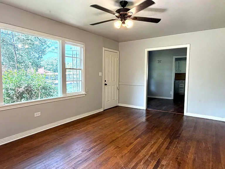 903 E Mary Ave — Photo 3