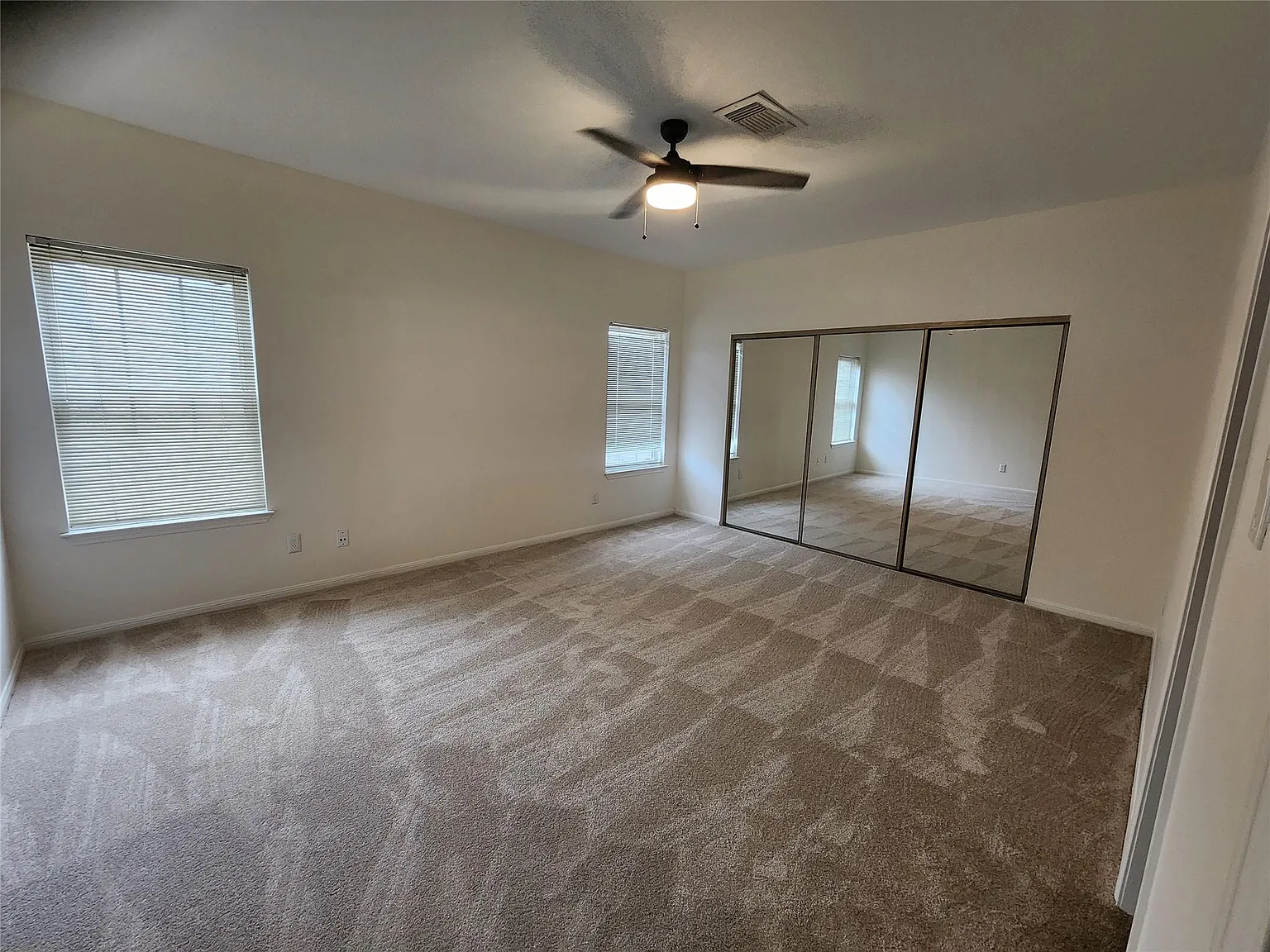 2 bed, 2.5 bath, 1600 sqft, $1,875 — Photo 2