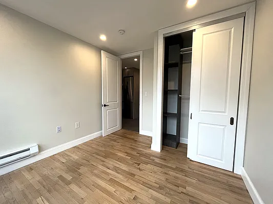 Rented by Akam Sales and Brokerage | media 21