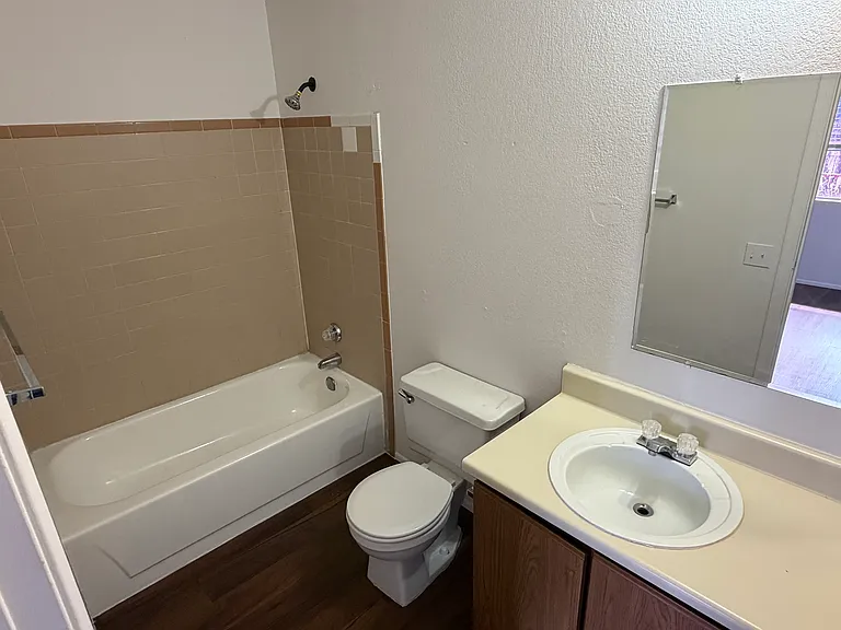 3469 N Fremont Ave #201 — Photo 5
