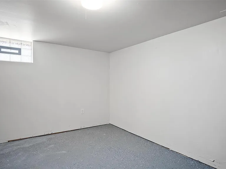 1031 Highmont Dr — Photo 16