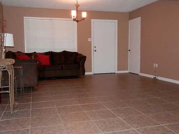 3rd image of 207 Montreal Dr