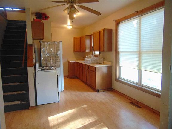 5th image of 1912 17th Ave
