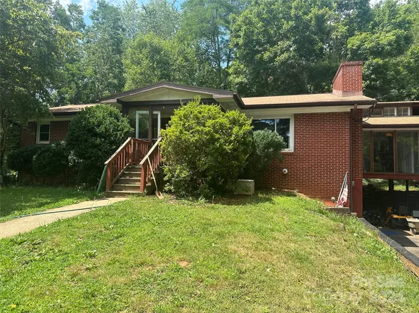 30 Garden Cir, Asheville, NC 28806
