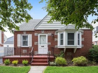 113 Euston Rd S, West Hempstead, NY 11552