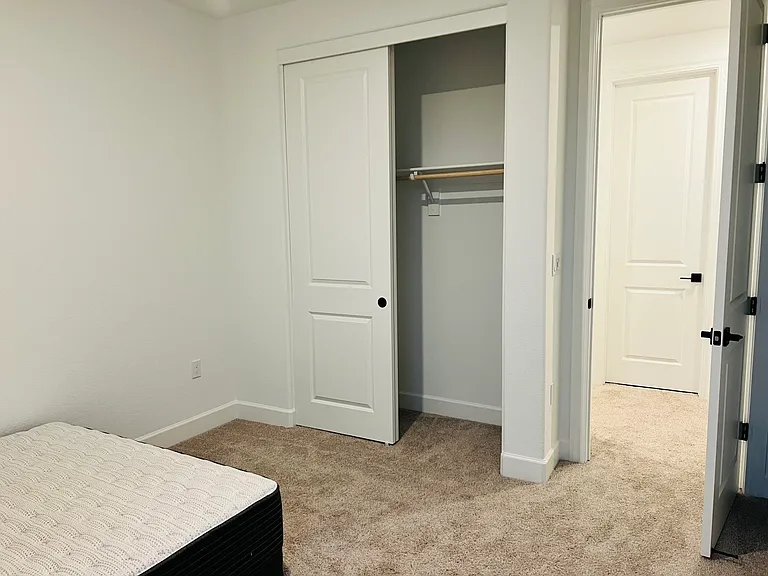 2671 Hickory Ln — Photo 2