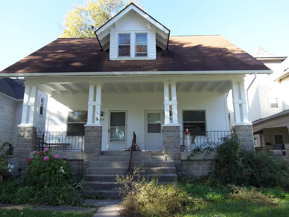 1923 Wells St