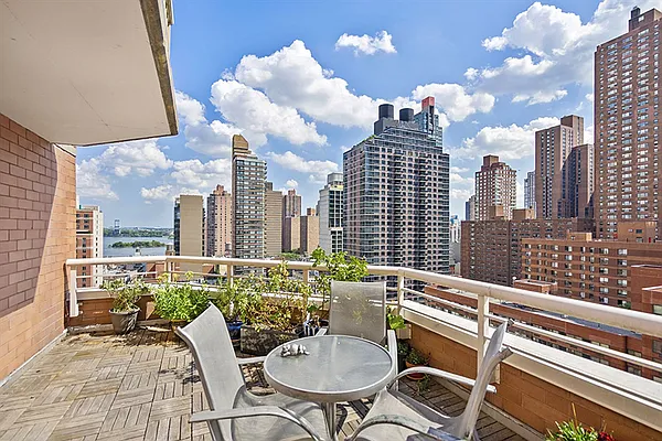 Rented by Citi Habitats | media 8