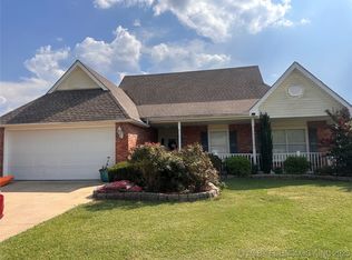 1209 Crystal Ln, Tahlequah, OK 74464