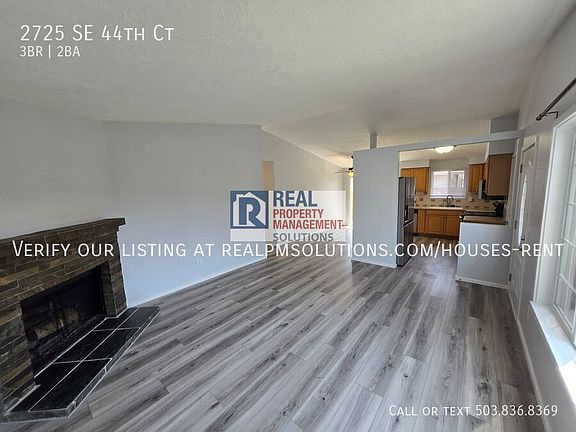 3rd image of 2725 SE 44th Ct