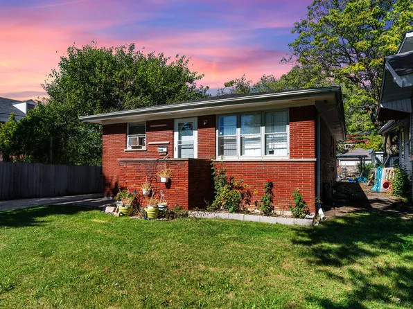 2340 120th Pl, Blue Island, IL 60406