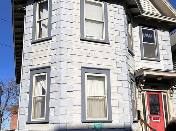 233 Appleton St, Lowell, MA 01852