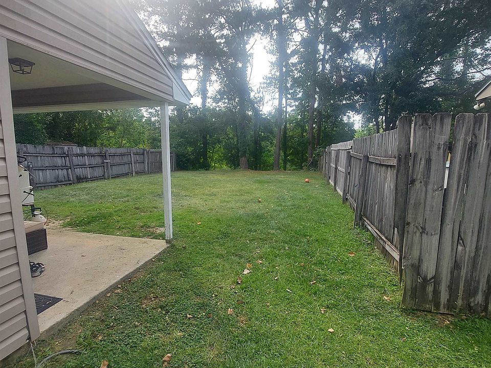 2nd image of 1860 Gina Dr