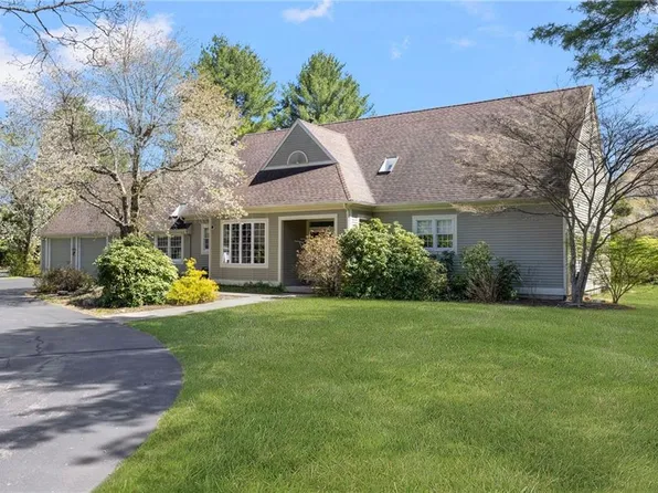 110 Osprey Dr, East Greenwich, RI 02818