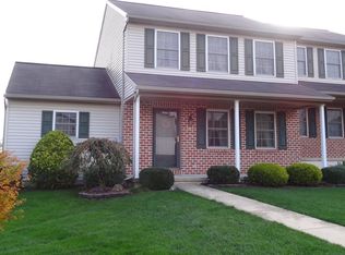 493 S 9th St, Akron, PA 17501