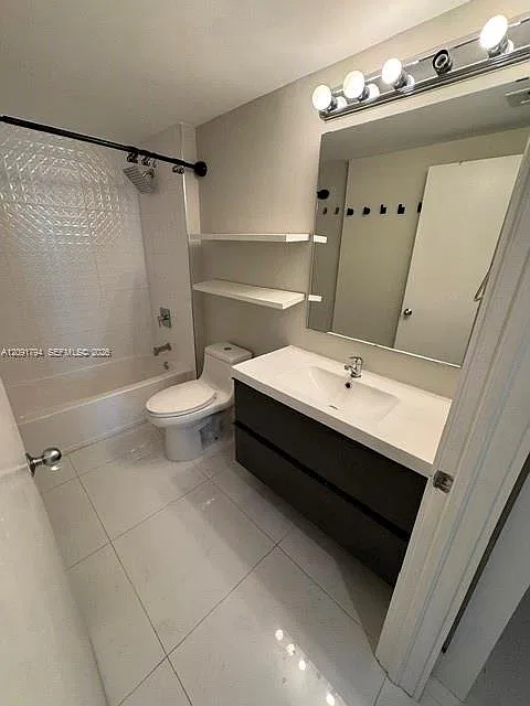 701 Brickell Key Blvd — Photo 3