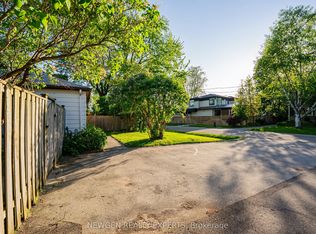 1070 Pelham Ave, Mississauga, ON L5E 1L2