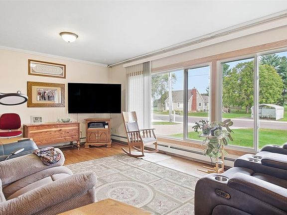 4th image of 308 17th Avenue