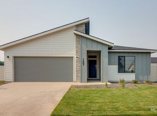 7403 E Marble Springs Dr, Nampa, ID 83687