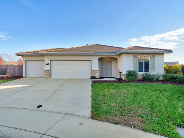 16 Pebble Beach Ct, Ione, CA 95640