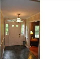 906 Crown Point Rd E, Signal Mountain, TN 37377