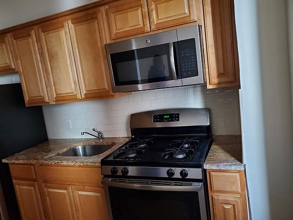 4th image of 72 Seaman Ave APT 4B