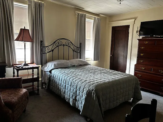 Linwood Ave W, Paramus — Photo 2