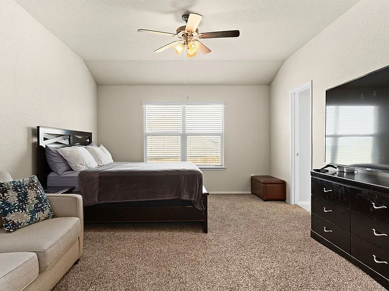 2416 Elba Dr — Photo 7