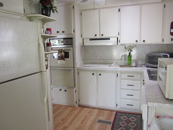 5th image of 102 E Sterling Way