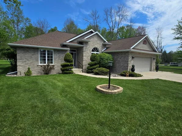 1506 39th Ave, Menominee, MI 49858