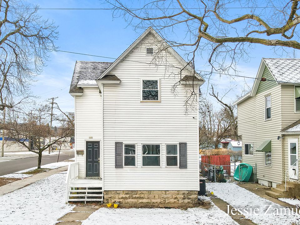 1st image of 1001 Lincoln Ave NW