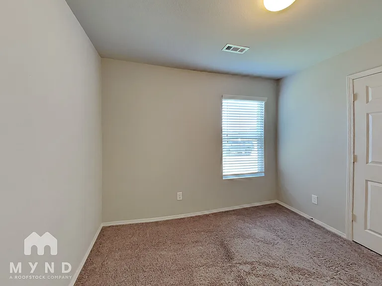 936 Pinehurst Loop — Photo 12