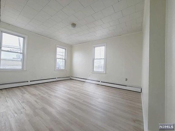 2nd image of 455 Orient Way