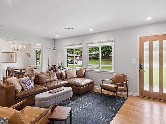5th image of 3669 Crestview Dr SE