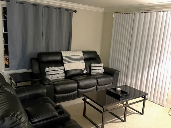 28716 18th Ave S APT Y203, Federal Way, WA 98003
